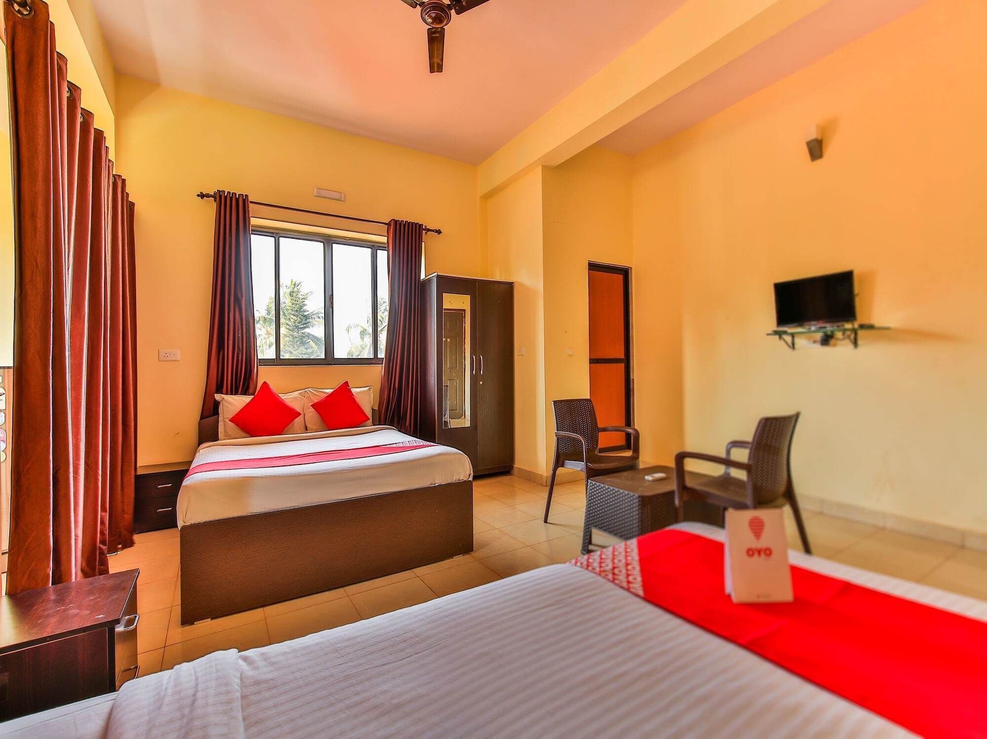 Oyo 14276 Hotel Spring Height Acaro Bagian luar foto